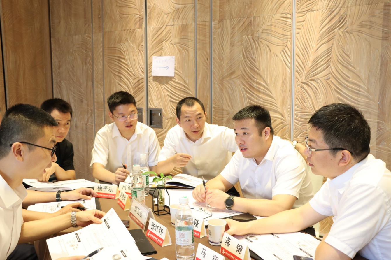 2021年6月25日-26日，J9九游二建组织开展了2021年中高层主管执行力培训。本次培训特邀清华、北大、上海交大总裁班讲师，中国企业家协会特聘高级讲师许晋老师进行授课。